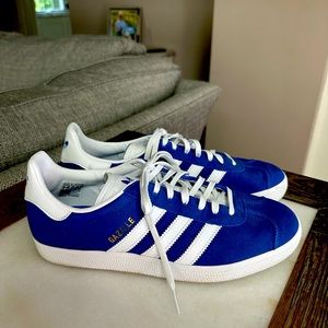 Like New Adidas Gazelle size US 8 Royal Blue